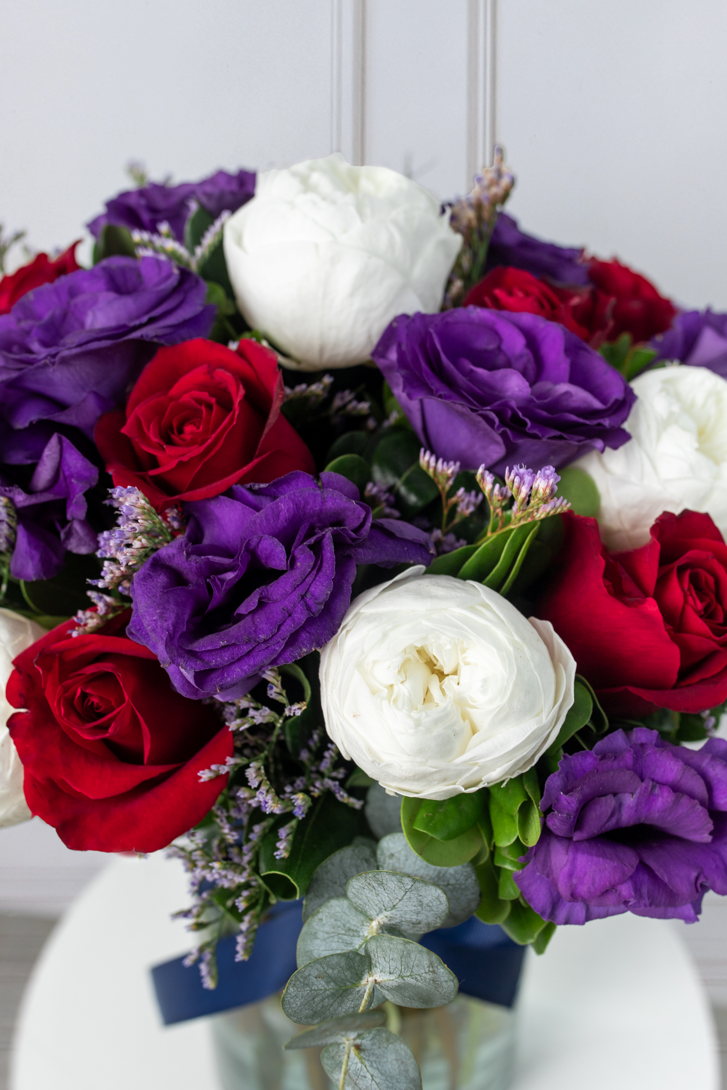 Perfecta - Peonia Blanca, Rosa Roja y Lisianthus Atizapán