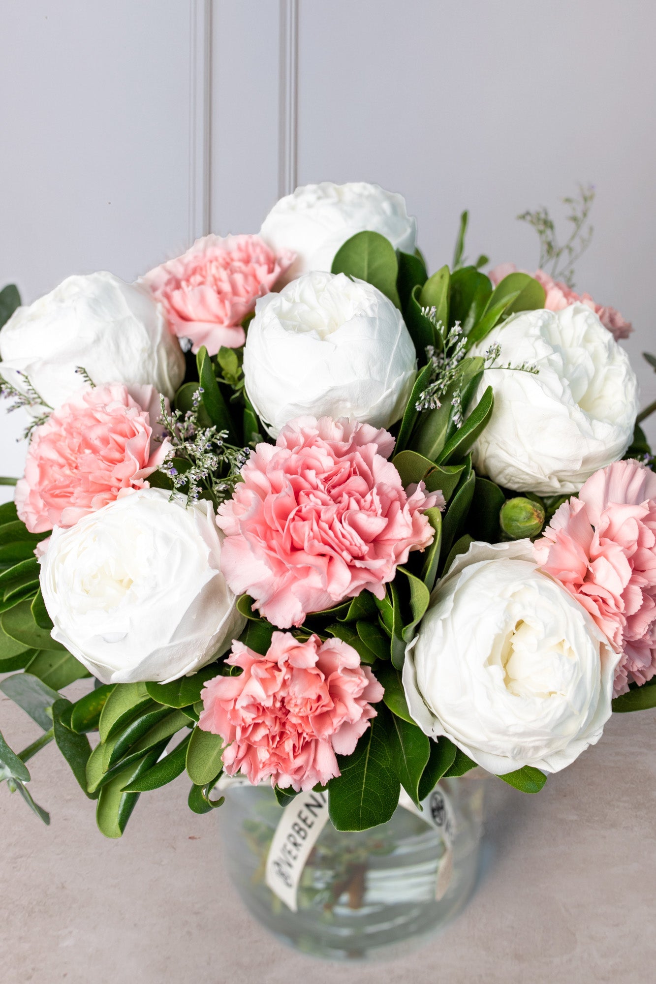 Pura Vida - Peonia Blanca y Clavel Rosa