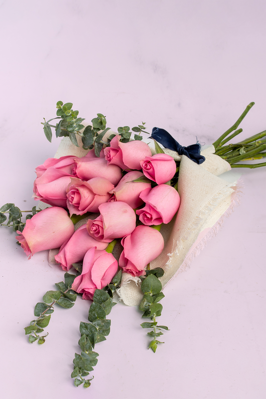 Ramo 12 Rosas Rosas / Envoltura Yute CHIH.