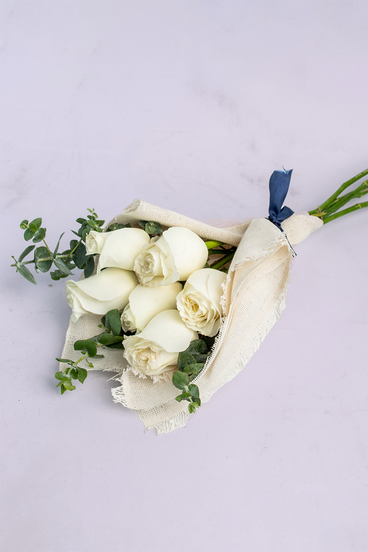Ramo 6 Rosas Blancas - Envoltura Yute CH/IXT