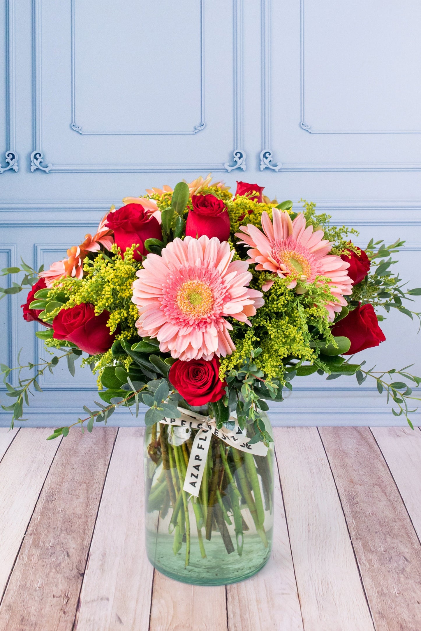 Baila Conmigo - Gerbera Rosa y Rosa Roja VILLA