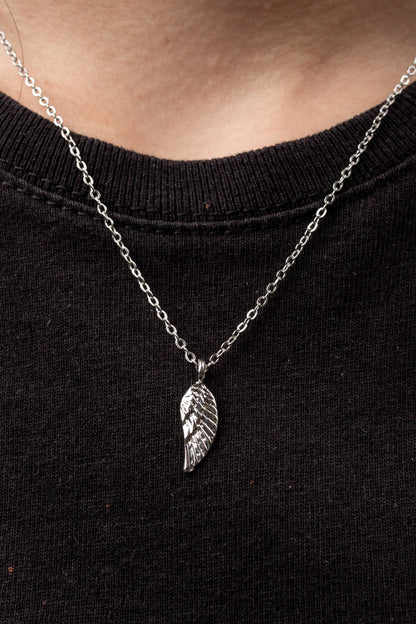 Collar Alas + A tu memoria - Rosa Blanca y Lilium Blanco