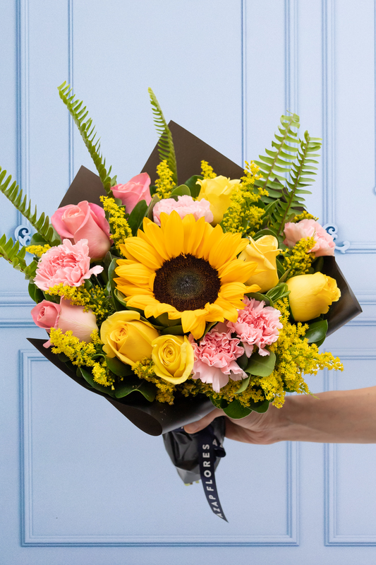 Amable - Girasol, Rosa Blanca y Clavel Rosa PTO. ESCOND.