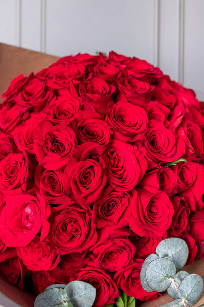 Ramo Buchón - 100 Rosas Rojas PTO. ESCOND.