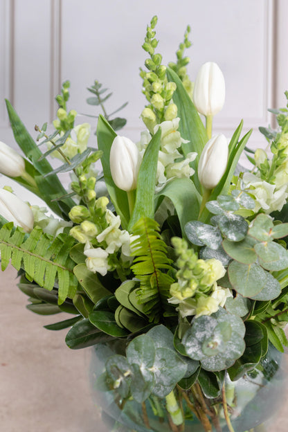 Centerpiece 18 - White Tulip and Dollar