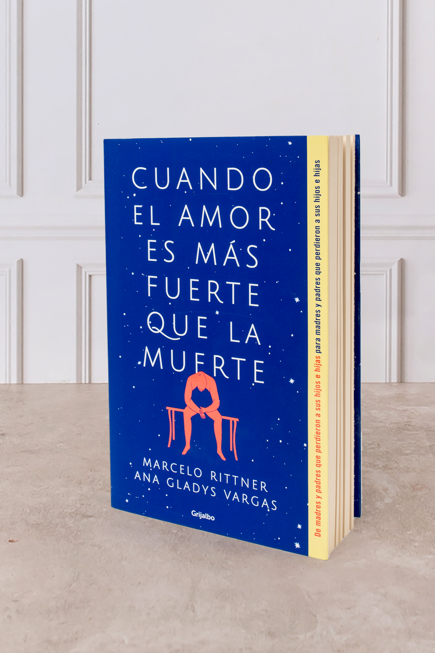 Libro + Luz Eterna - Lilium y Clavel Blanco
