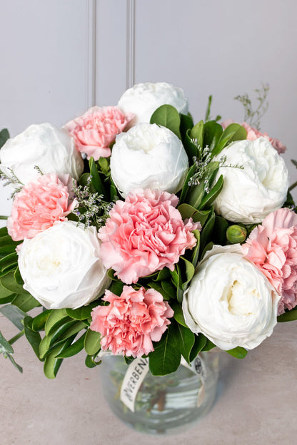 Pura Vida - Peonia Blanca y Clavel Rosa