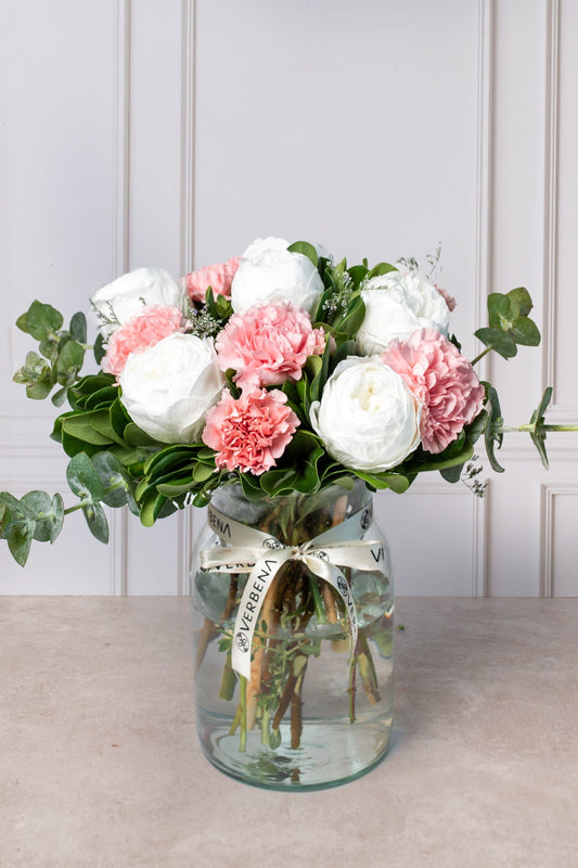 Pura Vida - Peonia Blanca y Clavel Rosa